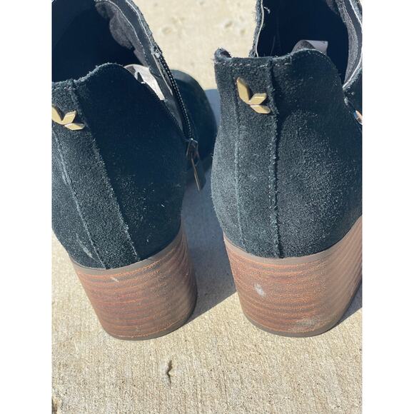 Koolaburra by UGG Sofiya Black Suede  Leather studded ankle boot 6 MOTO BOHO - Picture 7 of 9